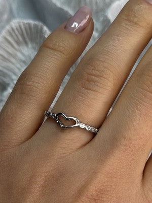 925 Sterling Silver CZ Heart Ring Size 8