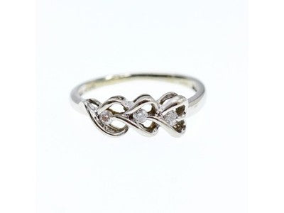 10K White Gold Diamonds "Hearts" Ring Size 7