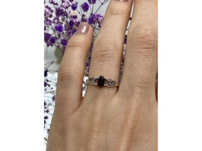 925 Sterling Silver Garnet & Marcasites Ring Size 7