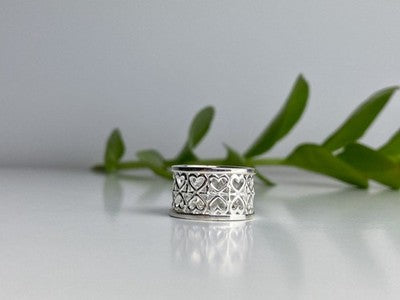 925 Sterling Silver "Hearts" Ring Size 6.5