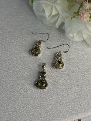 925 Sterling Silver Peridot Earrings & Pendant Set