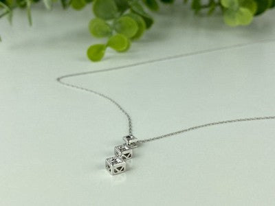 10K White Gold Diamonds Chain With Pendant