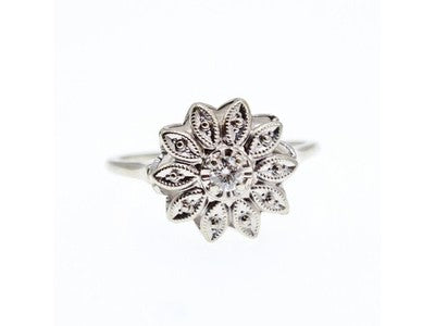 14K White Gold Diamond 0.1 ct "Flower" Ring Size 8.5