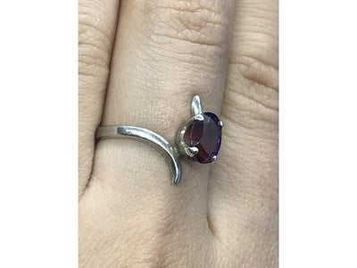 925 Sterling Silver Garnet Ring Size 8