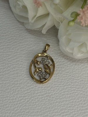 10K Yellow Gold Diamonds Flowers Pendant Length 0.95 Inch
