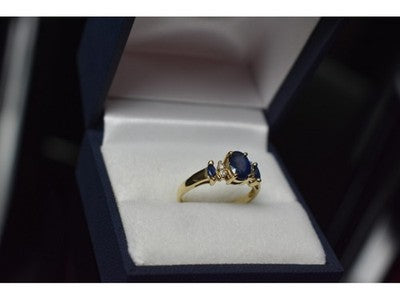14K Yellow Gold Sapphire & Diamonds Ring Size 7