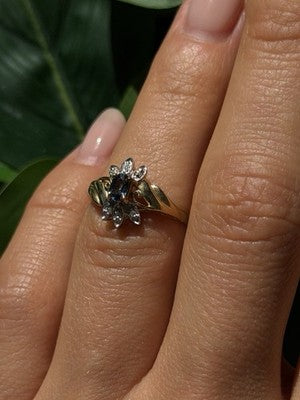 10K Yellow Gold Blue Sapphire & Diamond Beautiful Flower Ring Size 6