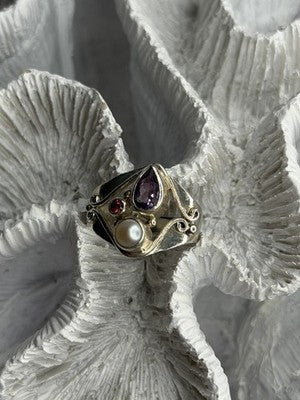Vintage 925 Sterling Silver Pearl & Amethyst & Garnet Ring Size 7