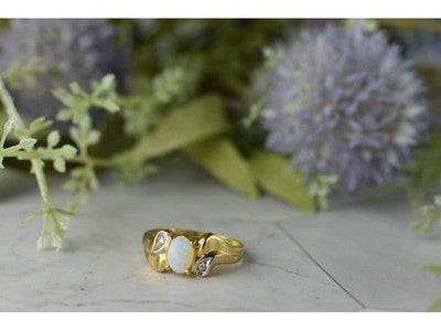 14K Yellow Gold Opal & Diamonds Ring Size 8