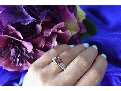 925 Sterling Silver Garnet & CZ Ring Size 6.5