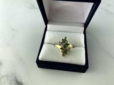 10K Yellow Gold Peridot & Diamonds Ring Size 8