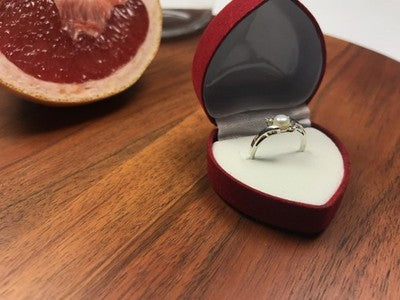 925 Sterling Silver Pearl & CZ Ring Size 5.5
