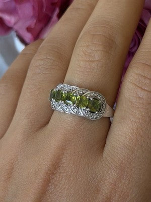 925 Sterling Silver Peridot & Diamond Ring Size 8.5