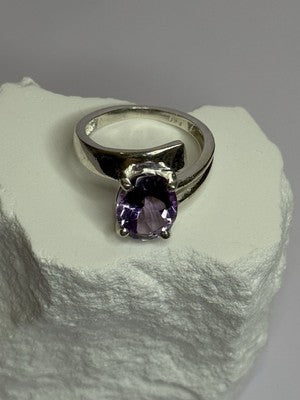 925 Sterling Silver Amethyst Ring Size 7.5