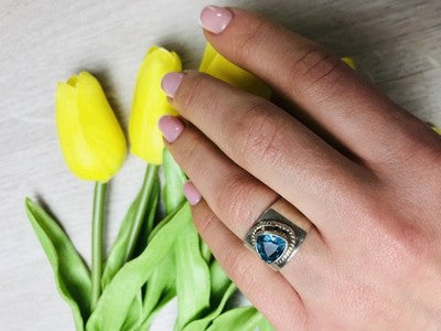 925 Sterling Silver Blue CZ Ring Size 6.5
