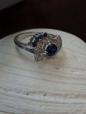 10K White Gold Blue & White Sapphire Cocktail Floral Ring Size 6.5