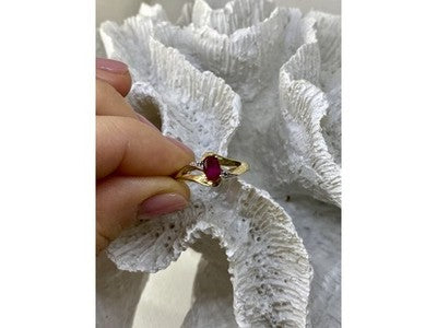 10K Yellow Gold Ruby & Diamonds Ring Size 7