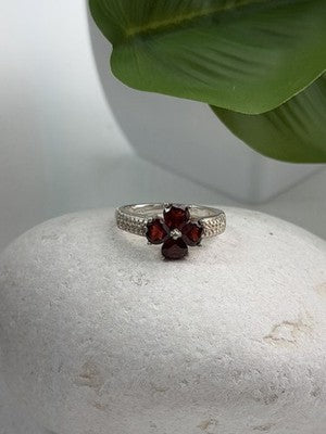 925 Sterling Silver Garnet Heart Flower Ring Size 7.5