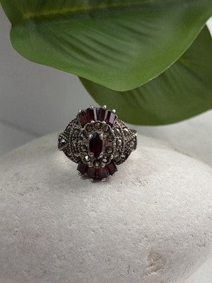 925 Sterling Silver Garnet & Marcasite Ring Size 6.5