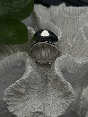 Unique Elegant Design 925 Sterling Silver Ring Size 7