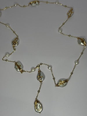 GOLD PLATED PEARL NECKLACE APPROX LENGTH 32 INCH BOTTOM OF PENDANT 4 INCH