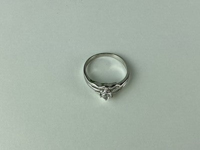 925 Sterling Silver CZ Ring Size 7
