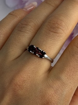 925 Sterling Silver Garnet Ring Size 8