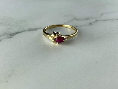 10K Yellow Gold Ruby & Diamonds Ring Size 6.75