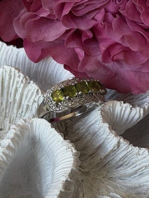 925 Sterling Silver Peridot & Diamond Ring Size 8.5