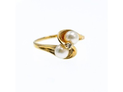 10K Yellow Gold Pearls & Diamond Ring Size 6.75
