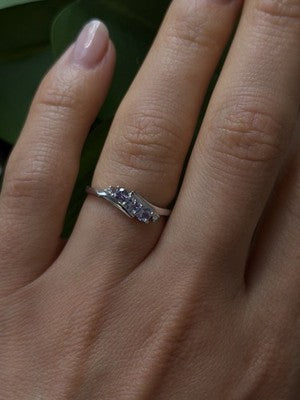 10K White Gold Lavender Sapphire & Diamond Ring Size 6.5
