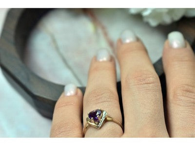 10K Yellow Gold Amethyst & Diamond Ring Size 7.25