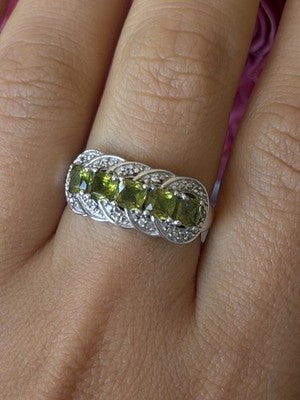 925 Sterling Silver Peridot & Diamond Ring Size 8.5