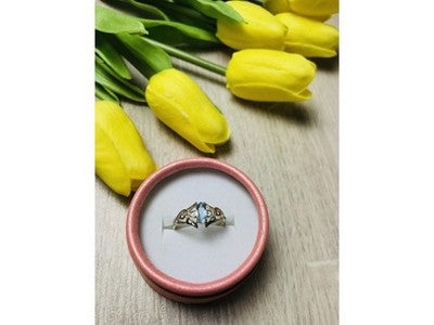 925 Sterling Silver Topaz Ring Size 8.5