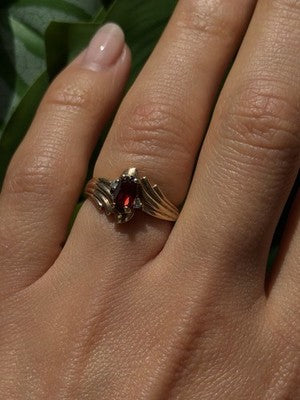 Elegant 10K Yellow Gold Garnet & Diamond Ring Size 6