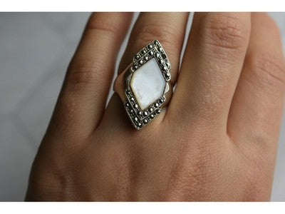 925 Sterling Silver Mother OF Pearl & Marcasites Ring Size 6.5
