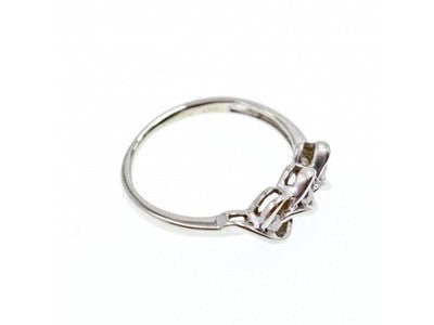 10K White Gold Diamonds "Hearts" Ring Size 7