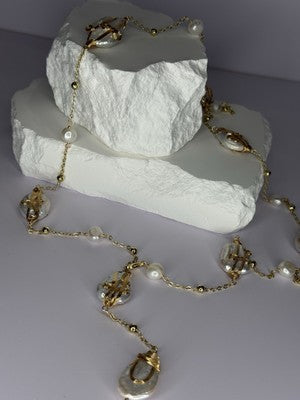 GOLD PLATED PEARL NECKLACE APPROX LENGTH 32 INCH BOTTOM OF PENDANT 4 INCH