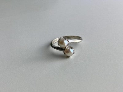 925 Sterling Silver Pearls Ring Size 5