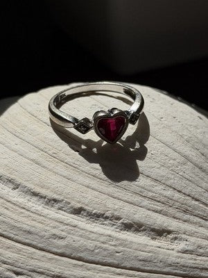 Romantic 10K White Gold Ruby & Diamonds Heart Ring Size 6.5