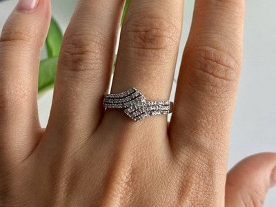 925 Sterling Silver White Topaz Ring Size 9