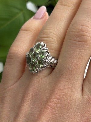 Elegant 925 Sterling Silver Peridot Ring Size 7
