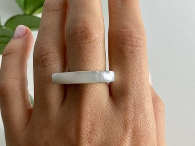 925 Sterling Silver Mother OF Pearl Ring Size 8.5