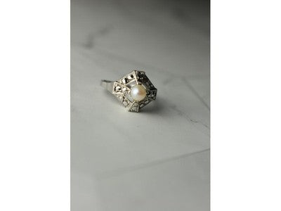 925 Sterling Silver Pearl and Marcasites Ring Size 6.5