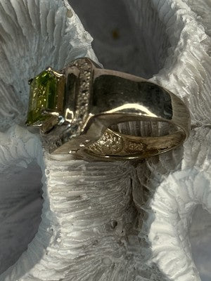 925 Sterling Silver Peridot Ring Size 6
