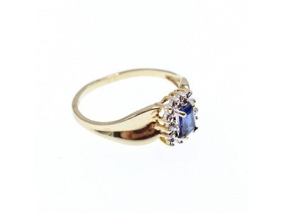 10K Yellow Gold Sapphire & Diamonds Ring Size 6.5