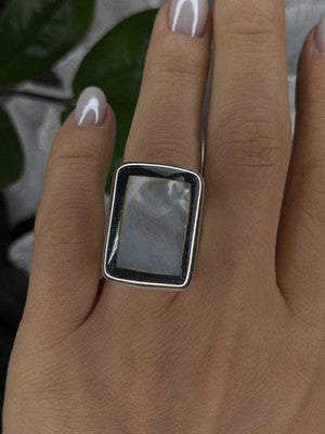 Elegant 925 Sterling Silver White Abalone Mother of Pearl Ring Size 7