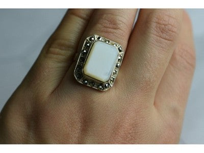 925 Sterling Silver Mother Of Pearl & Marcasites Ring Size 6.5