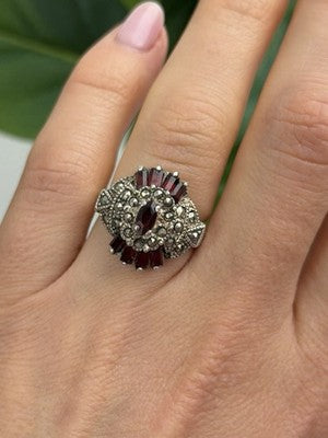 925 Sterling Silver Garnet & Marcasite Ring Size 6.5