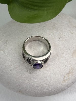 925 Sterling Silver Amethyst & Marcasite Ring Size 6.5